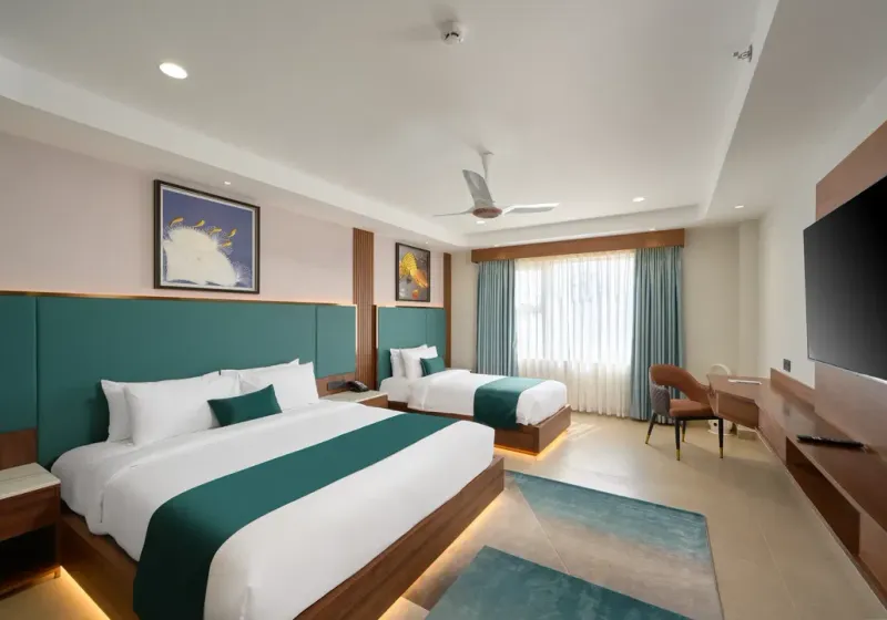 Family room with king and twin beds