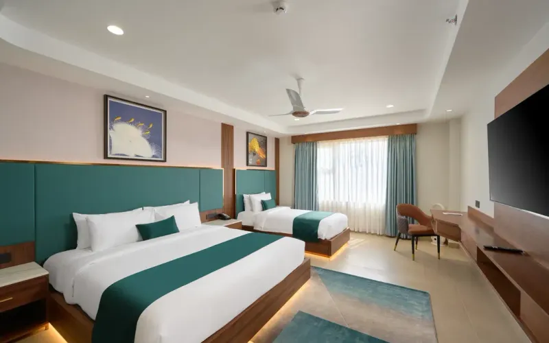 Family room with king and twin beds