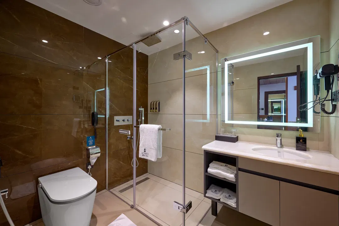 Family room bathroom and vestibule