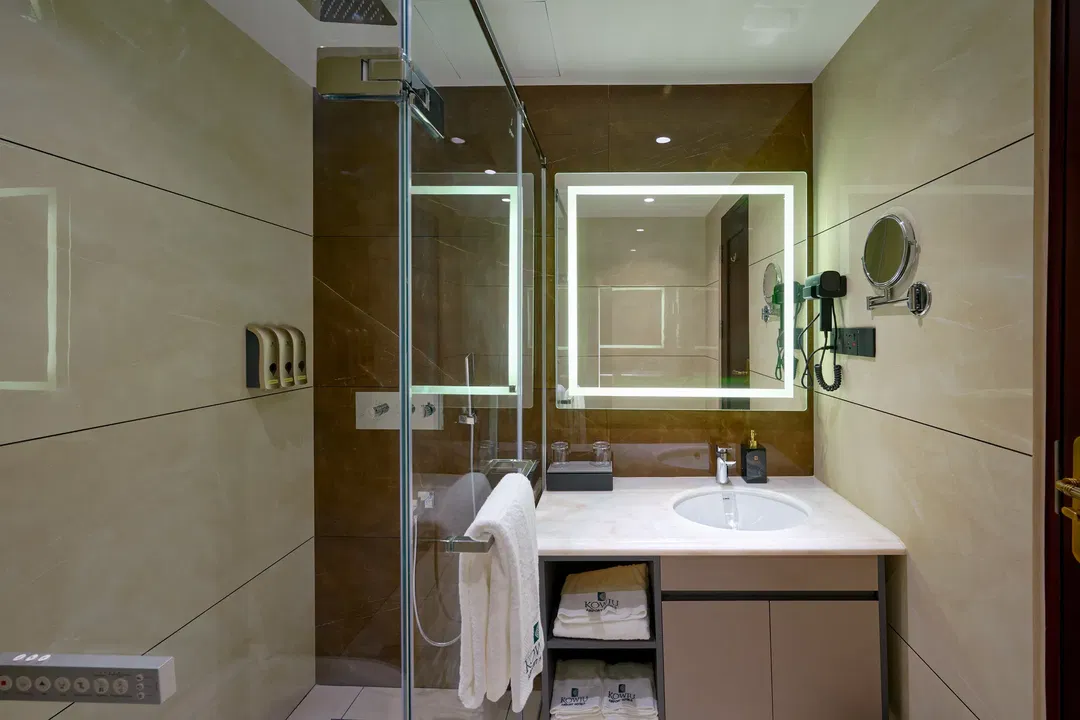 Premium Twin room seating and window area